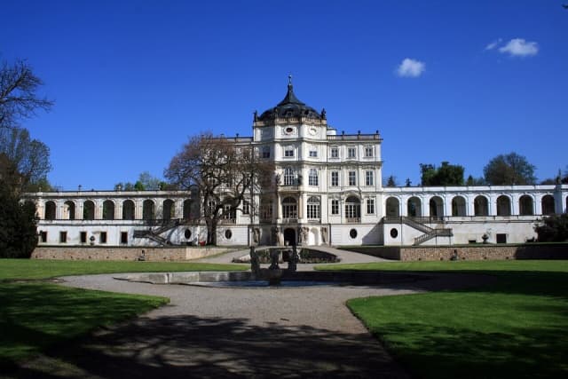 Ploskovice-i kastély