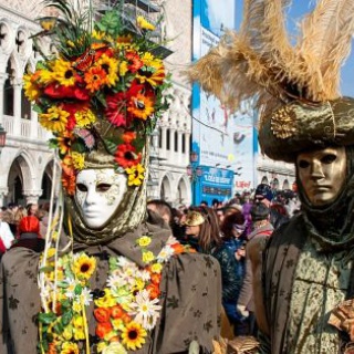 A Velencei Karnevál különlegességei - látványos jelmezek