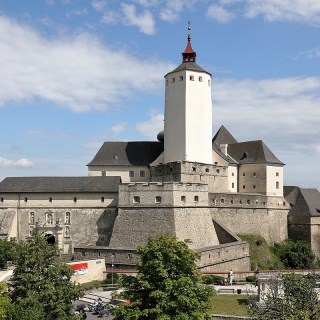 Szomszédolás az Eszterházyaknál - Fraknó vára és Eisenstadt - kép 7