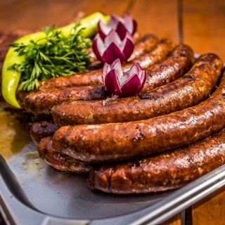 Hagyományos disznóvágás Erdélyben - kép 1