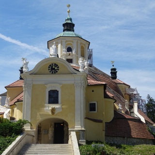 Szomszédolás az Eszterházyaknál - Fraknó vára és Eisenstadt - kép 2